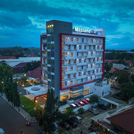 Metland Hotel Cirebon By Horison Exterior foto