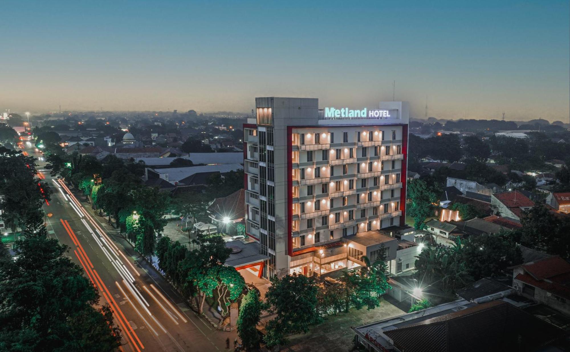 Metland Hotel Cirebon By Horison Exterior foto